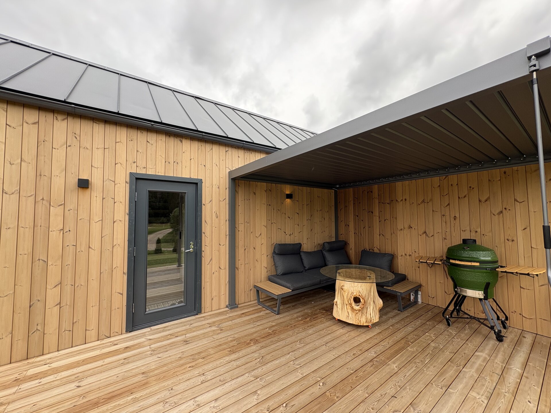 Pergola õuekööki ja grilliga — Tamme Lodge, Otepää