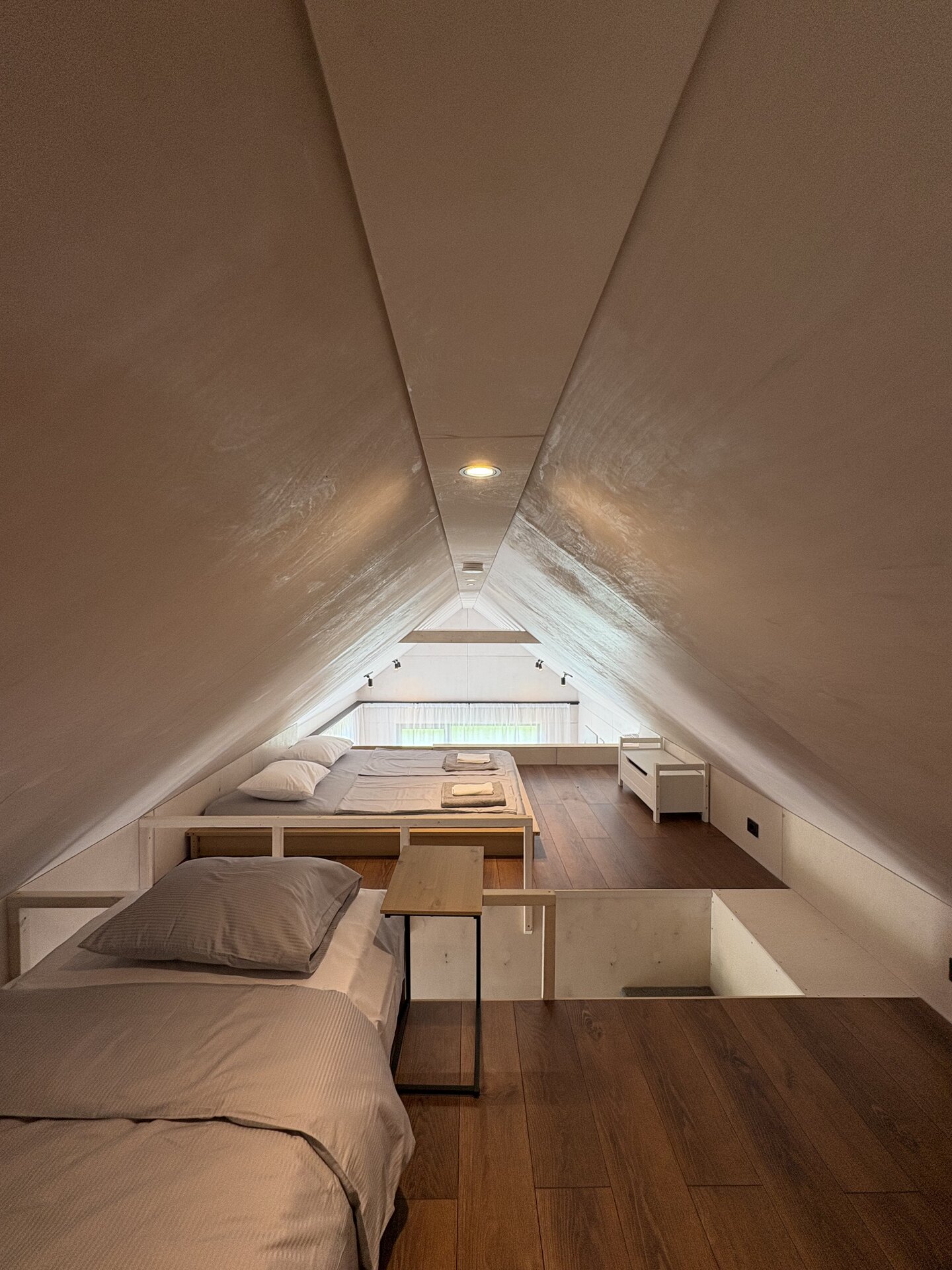 Hubane lae all magamistuba — Tamme Lodge, Otepää